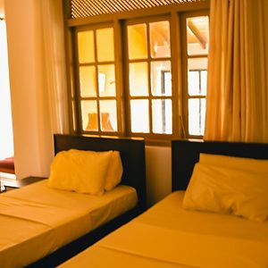 Travel Neth Mountain Bungalow Kandy